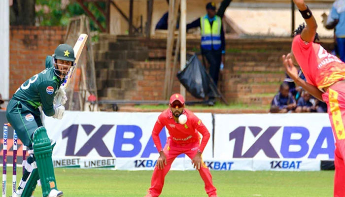 Pakistan beats Zimbabwe in second ODI, levels series