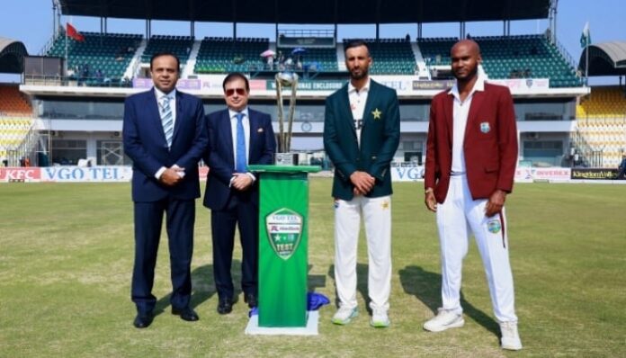 Pak vs WI Today's Match: Pakistan win the toss.

