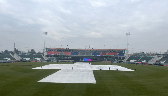 Australian South Africa match under a rain cloud

