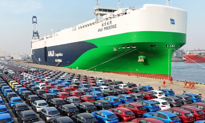 China's auto export increases through record delivery and large car carriers

