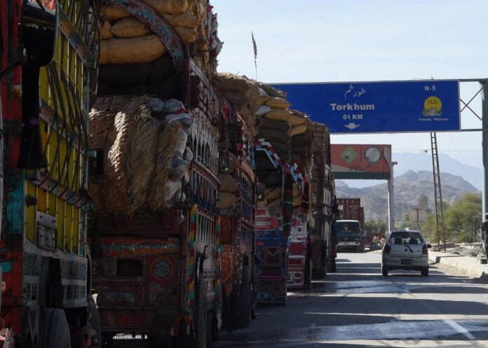 The Turkham border closure enters the fifth day, stops trade and travel

