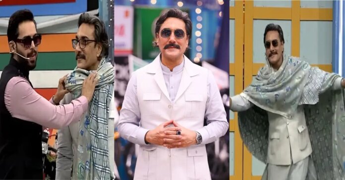 Adnan Siddiqui's ridiculous reaction to fans' shawl selection

