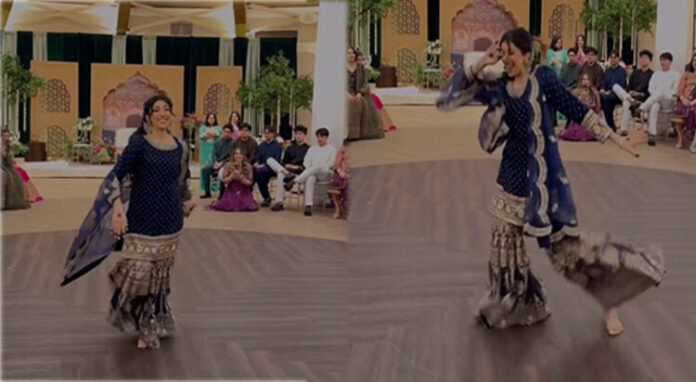 Pakistani woman went viral after divorcing dance

